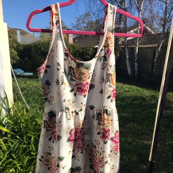 Off-white floral dress - Picture 2 of 5